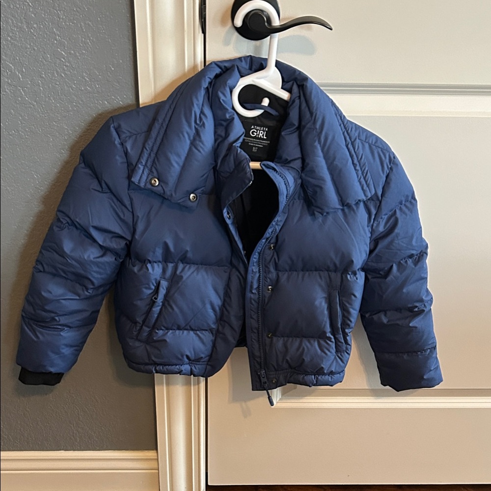Athleta Girl Sleigh all day puffer in damask blue